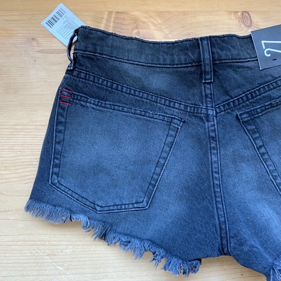 BRAND NEW urban essential jean shorts - Picture 3 of 3